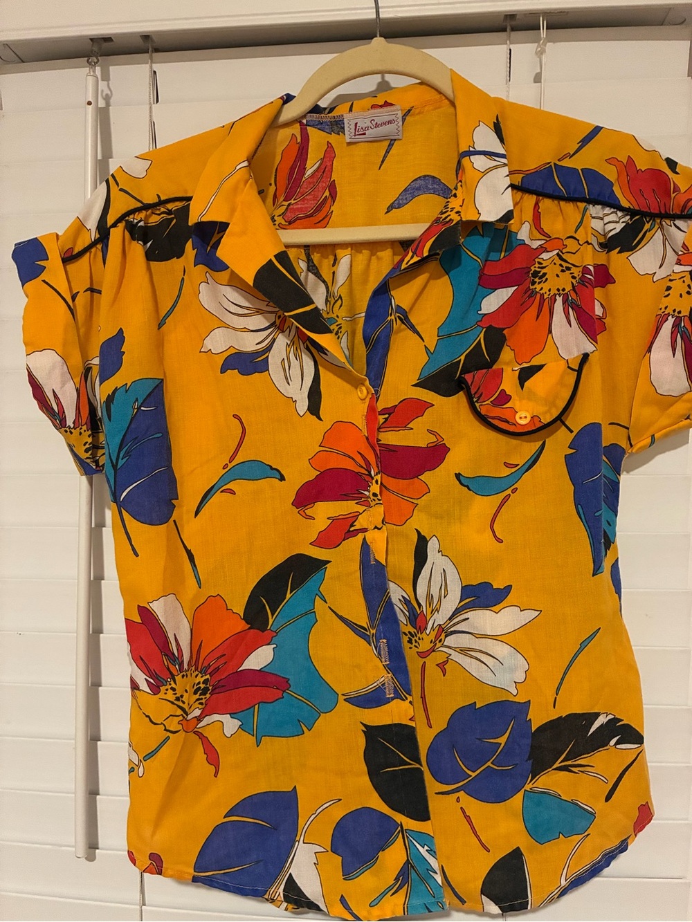 Vintage Hawaiian shirt floral Button-Up Top - Yellow